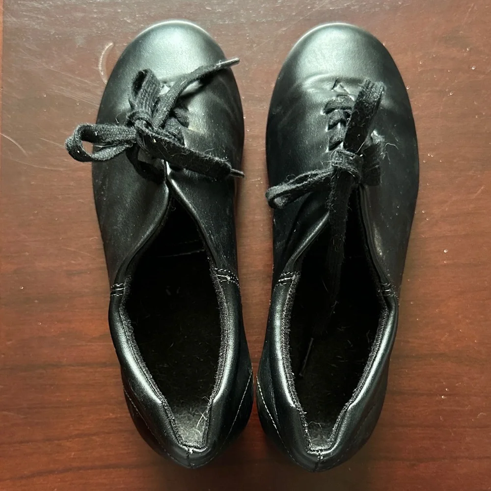 Kids size 2 1/2 Tap Capezio Black Lace-Up tap shoes